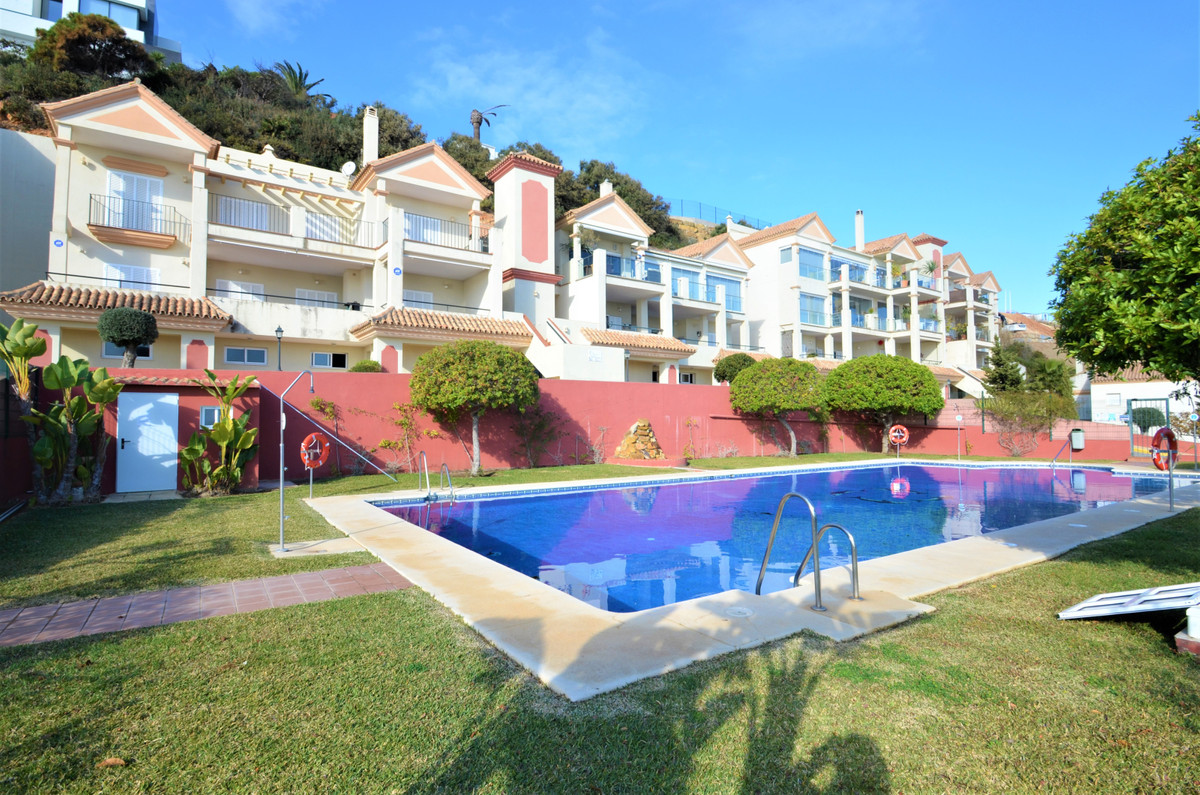 Se vende Apartamento Planta Media de 3 dormitorios en Costa Del Sol, Málaga, España