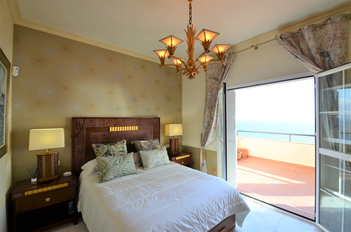 Se vende Apartamento Planta Media de 3 dormitorios en Costa Del Sol, Málaga, España