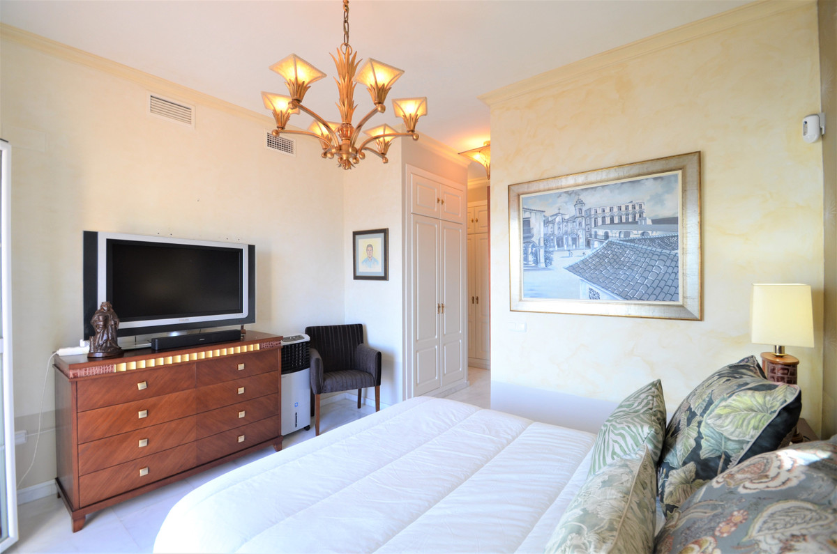 Se vende Apartamento Planta Media de 3 dormitorios en Costa Del Sol, Málaga, España