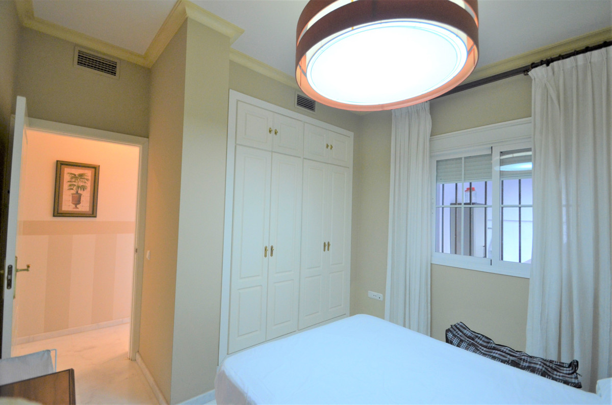 Se vende Apartamento Planta Media de 3 dormitorios en Costa Del Sol, Málaga, España