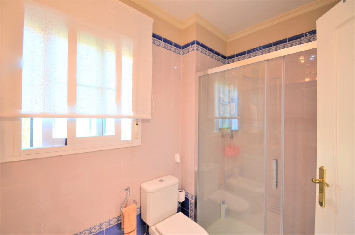 Se vende Apartamento Planta Media de 3 dormitorios en Costa Del Sol, Málaga, España