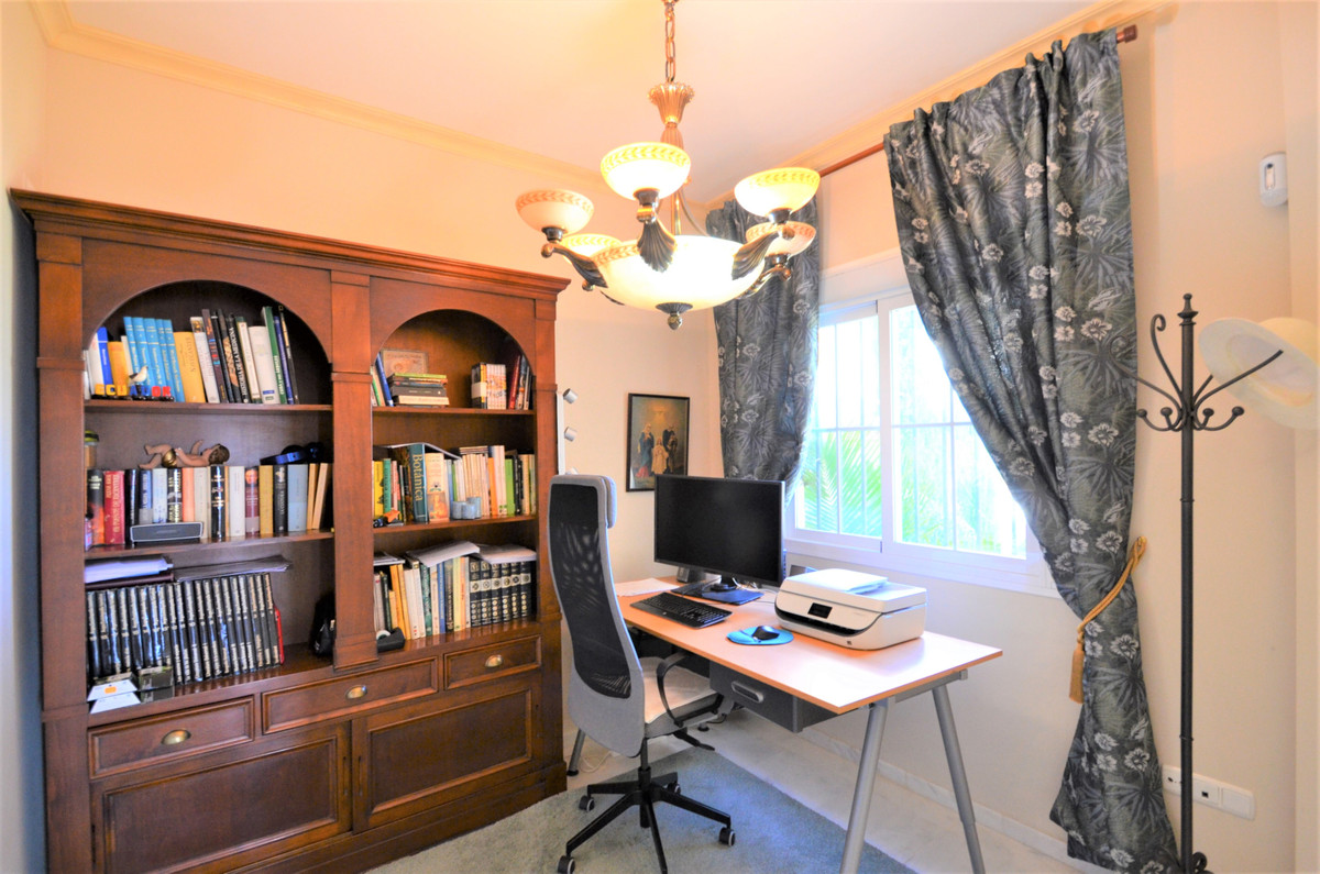 Se vende Apartamento Planta Media de 3 dormitorios en Costa Del Sol, Málaga, España