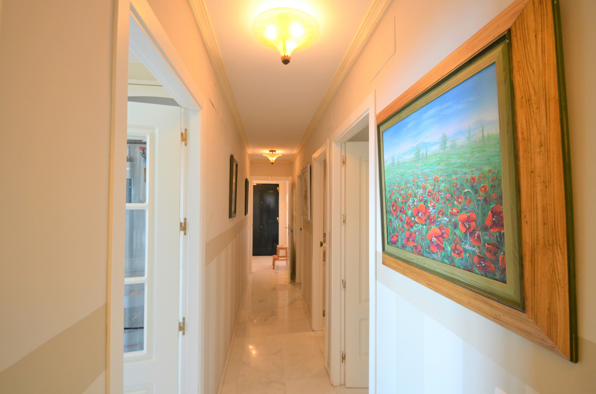 Se vende Apartamento Planta Media de 3 dormitorios en Costa Del Sol, Málaga, España