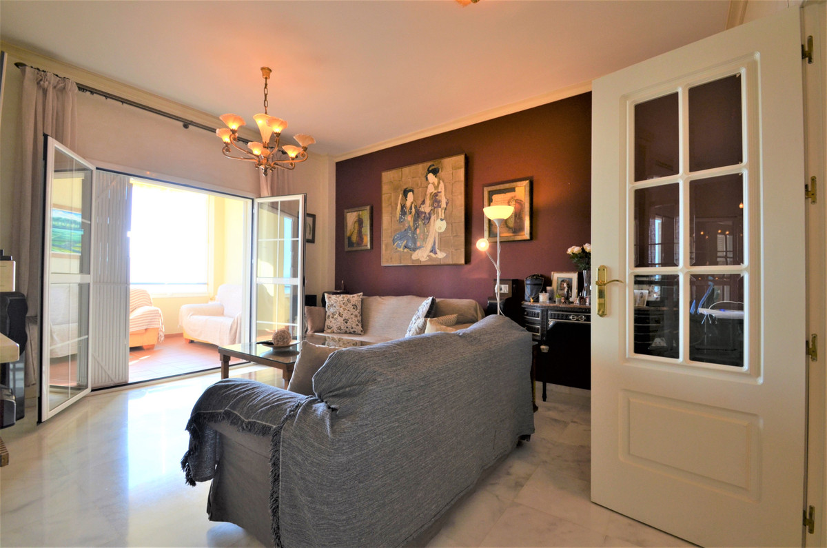 Se vende Apartamento Planta Media de 3 dormitorios en Costa Del Sol, Málaga, España