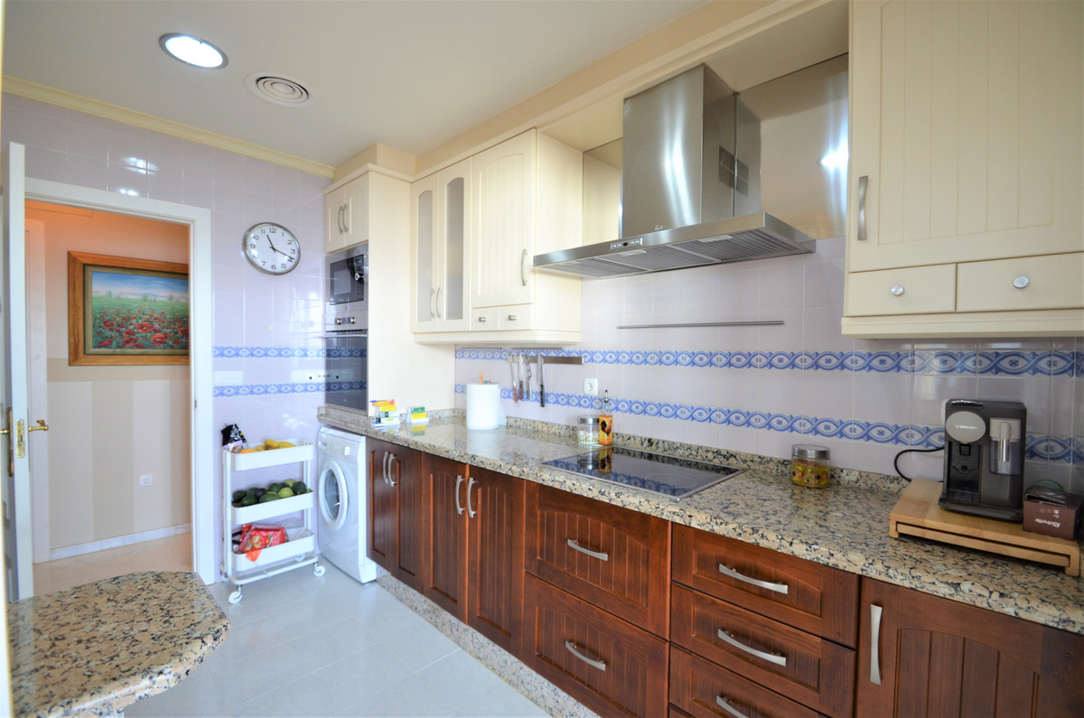 Se vende Apartamento Planta Media de 3 dormitorios en Costa Del Sol, Málaga, España
