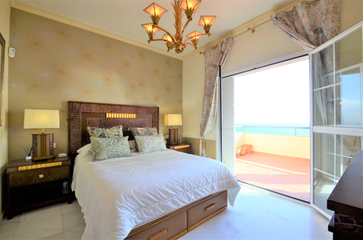 Se vende Apartamento Planta Media de 3 dormitorios en Costa Del Sol, Málaga, España