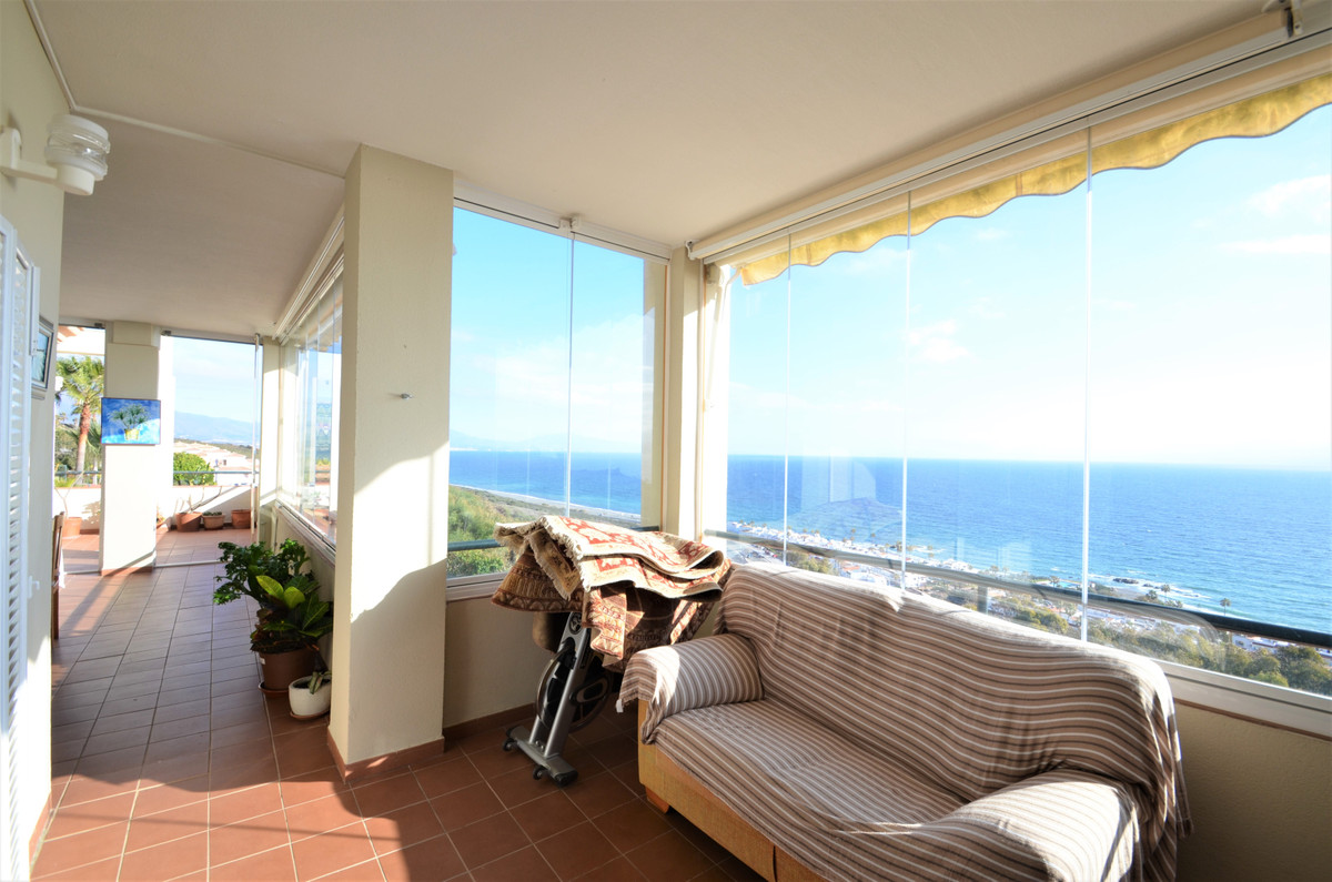 Se vende Apartamento Planta Media de 3 dormitorios en Costa Del Sol, Málaga, España