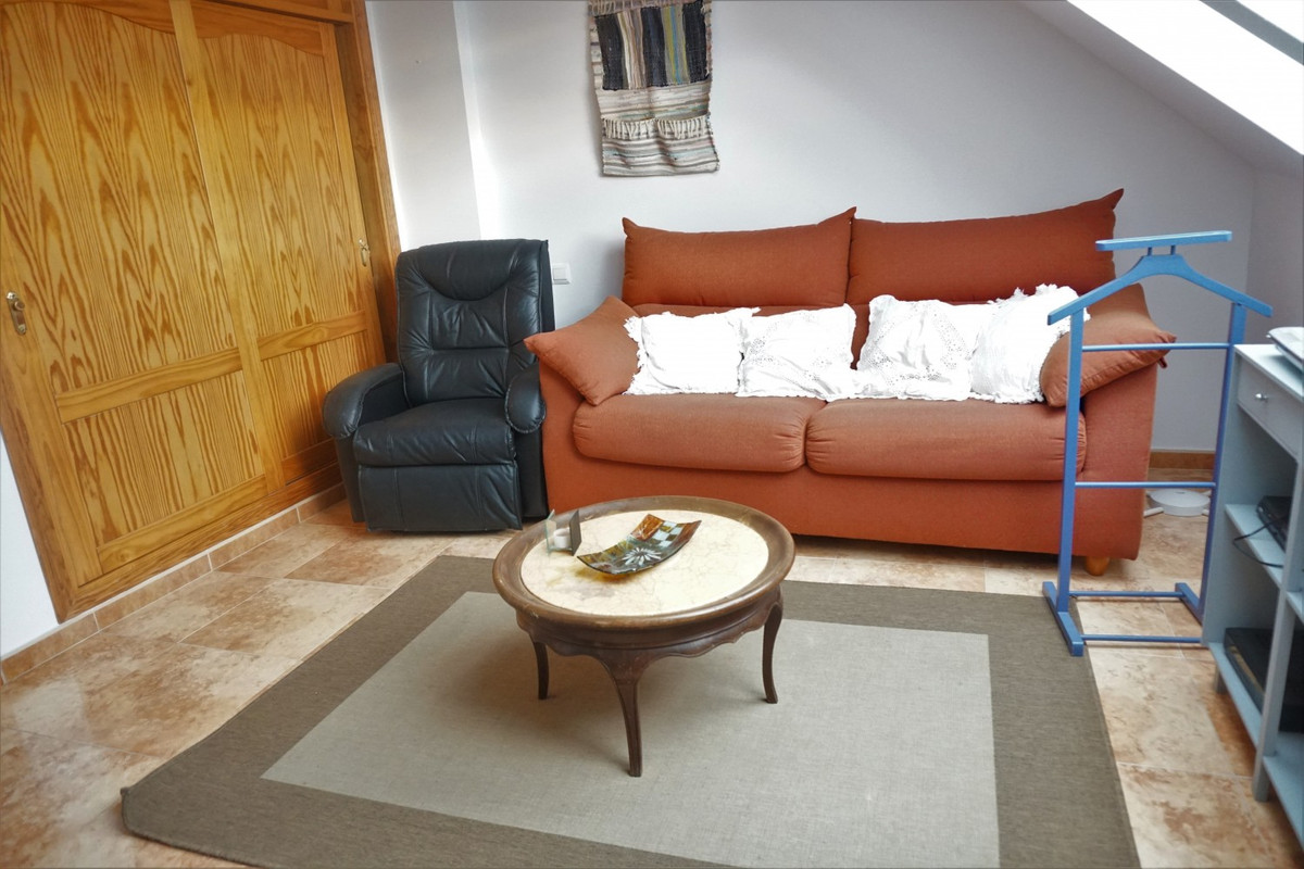 Se vende Apartamento Planta Media de 2 dormitorios en Costa Del Sol East, Málaga, España
