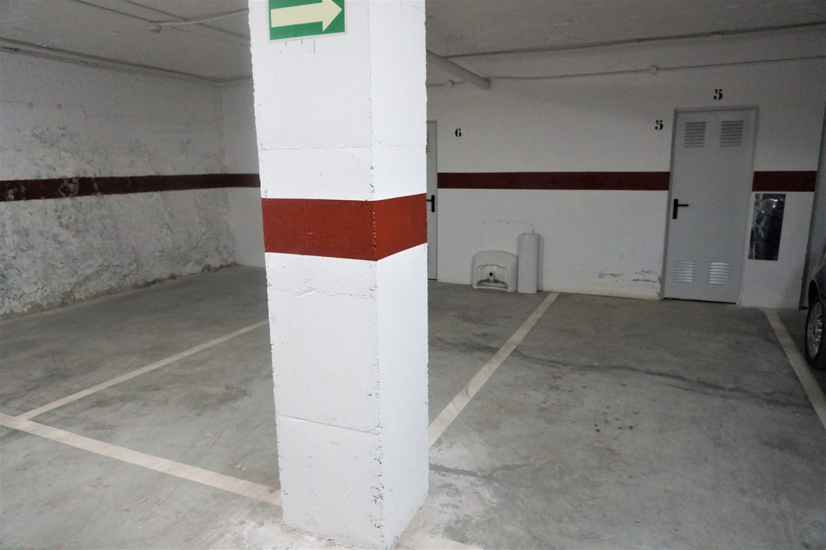 Se vende Apartamento Planta Media de 2 dormitorios en Costa Del Sol East, Málaga, España
