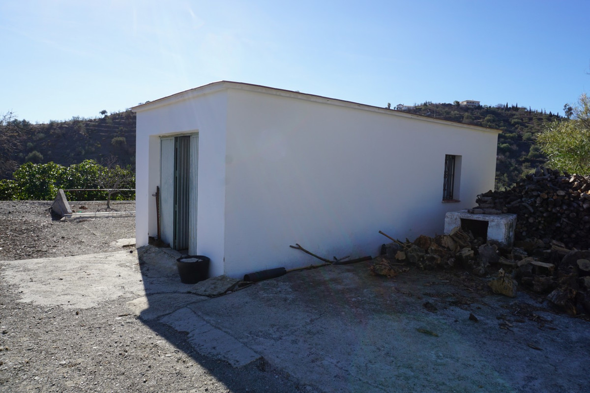 Se vende Finca - Cortijo de 3 dormitorios en Costa Del Sol East, Málaga, España
