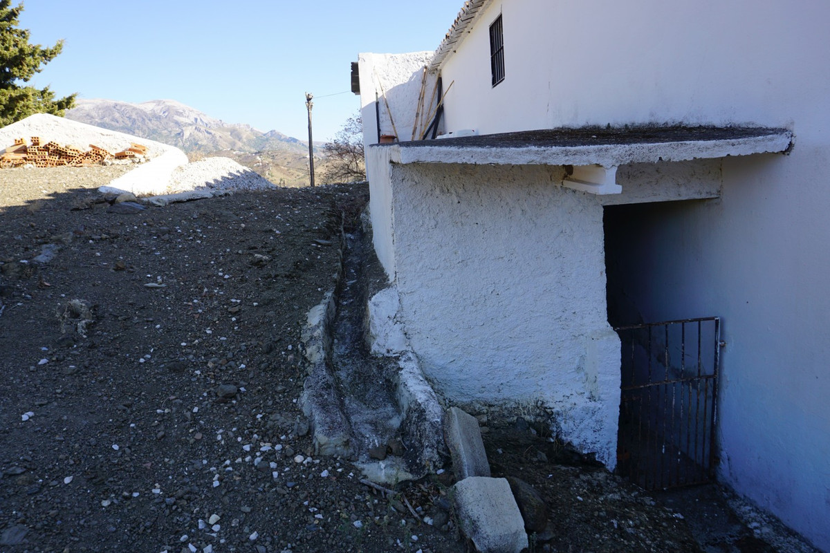 Se vende Finca - Cortijo de 3 dormitorios en Costa Del Sol East, Málaga, España