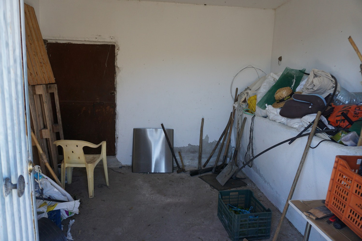 Se vende Finca - Cortijo de 3 dormitorios en Costa Del Sol East, Málaga, España