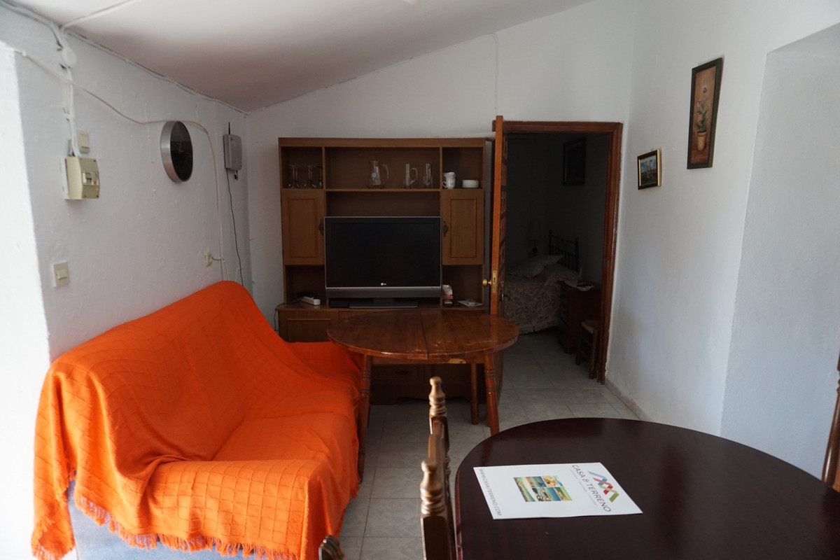 Se vende Finca - Cortijo de 3 dormitorios en Costa Del Sol East, Málaga, España