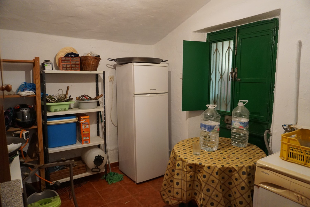 Se vende Finca - Cortijo de 3 dormitorios en Costa Del Sol East, Málaga, España