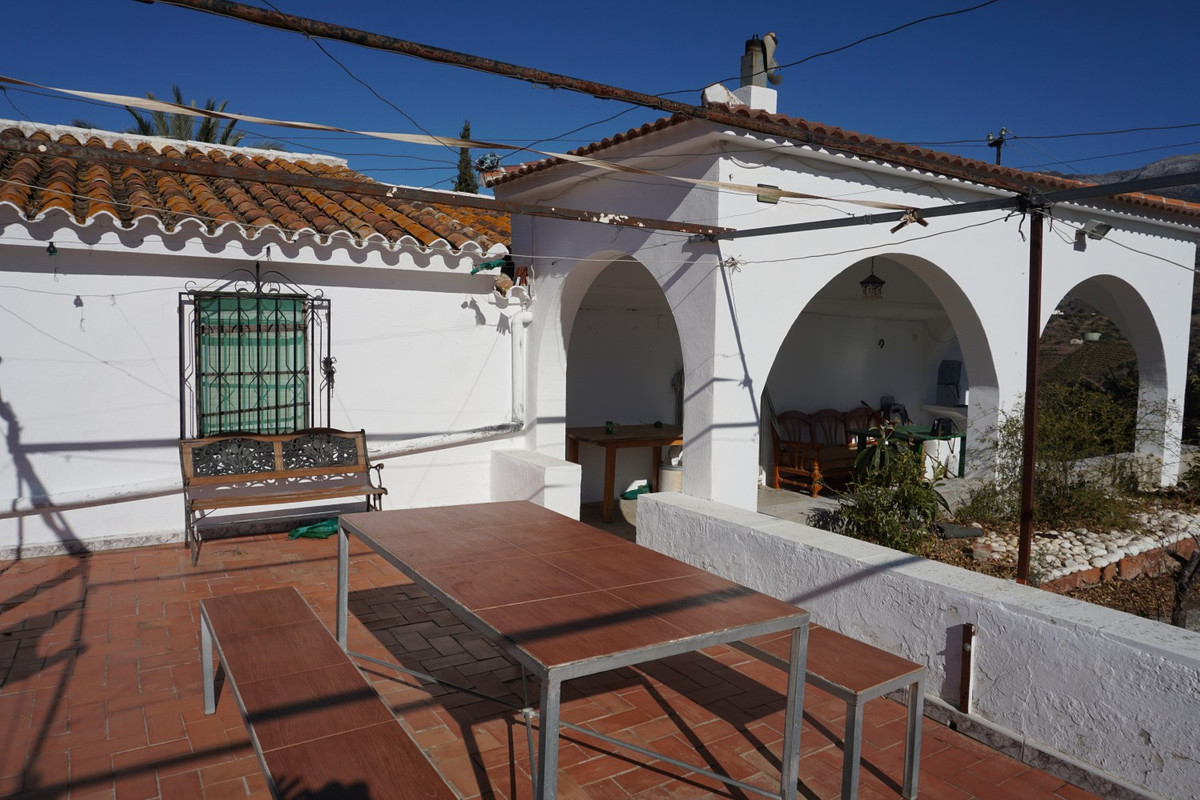 Se vende Finca - Cortijo de 3 dormitorios en Costa Del Sol East, Málaga, España