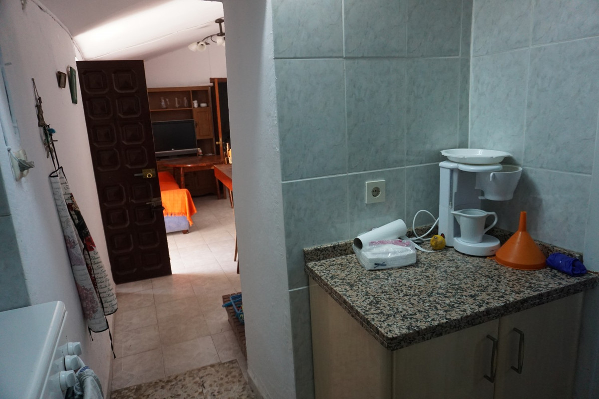 Se vende Finca - Cortijo de 3 dormitorios en Costa Del Sol East, Málaga, España