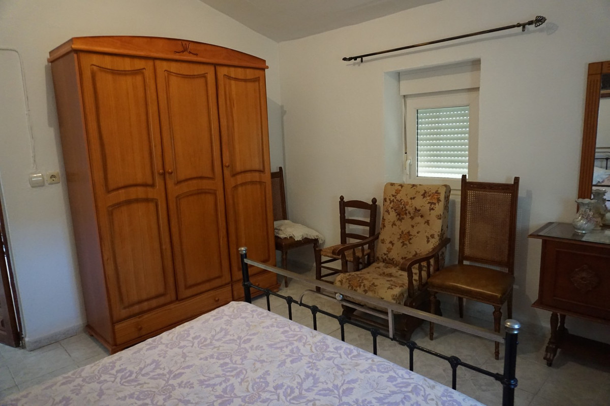 Se vende Finca - Cortijo de 3 dormitorios en Costa Del Sol East, Málaga, España