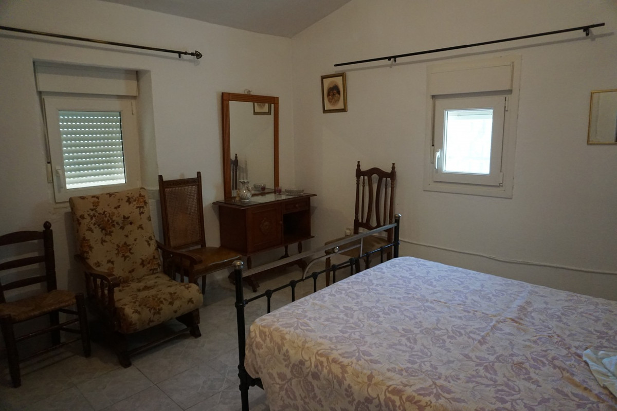 Se vende Finca - Cortijo de 3 dormitorios en Costa Del Sol East, Málaga, España