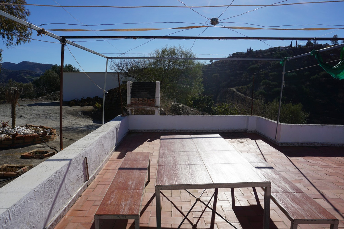 Se vende Finca - Cortijo de 3 dormitorios en Costa Del Sol East, Málaga, España