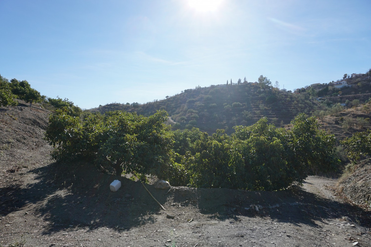 Se vende Finca - Cortijo de 3 dormitorios en Costa Del Sol East, Málaga, España