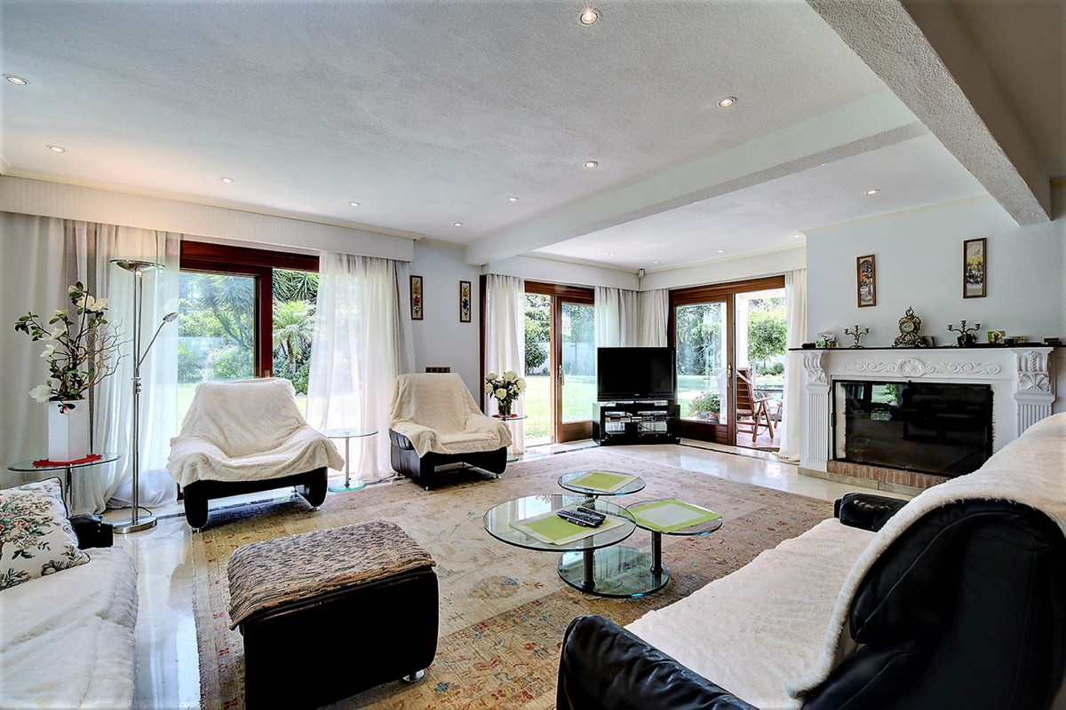 5 Bed Townhouse for sale in Costalita Costa Del Sol, Málaga, Spain