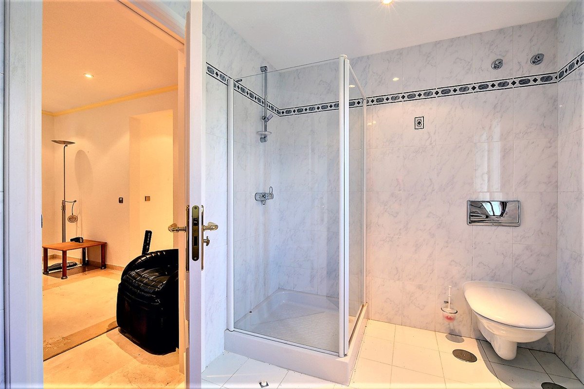 5 Bed Townhouse for sale in Costalita Costa Del Sol, Málaga, Spain