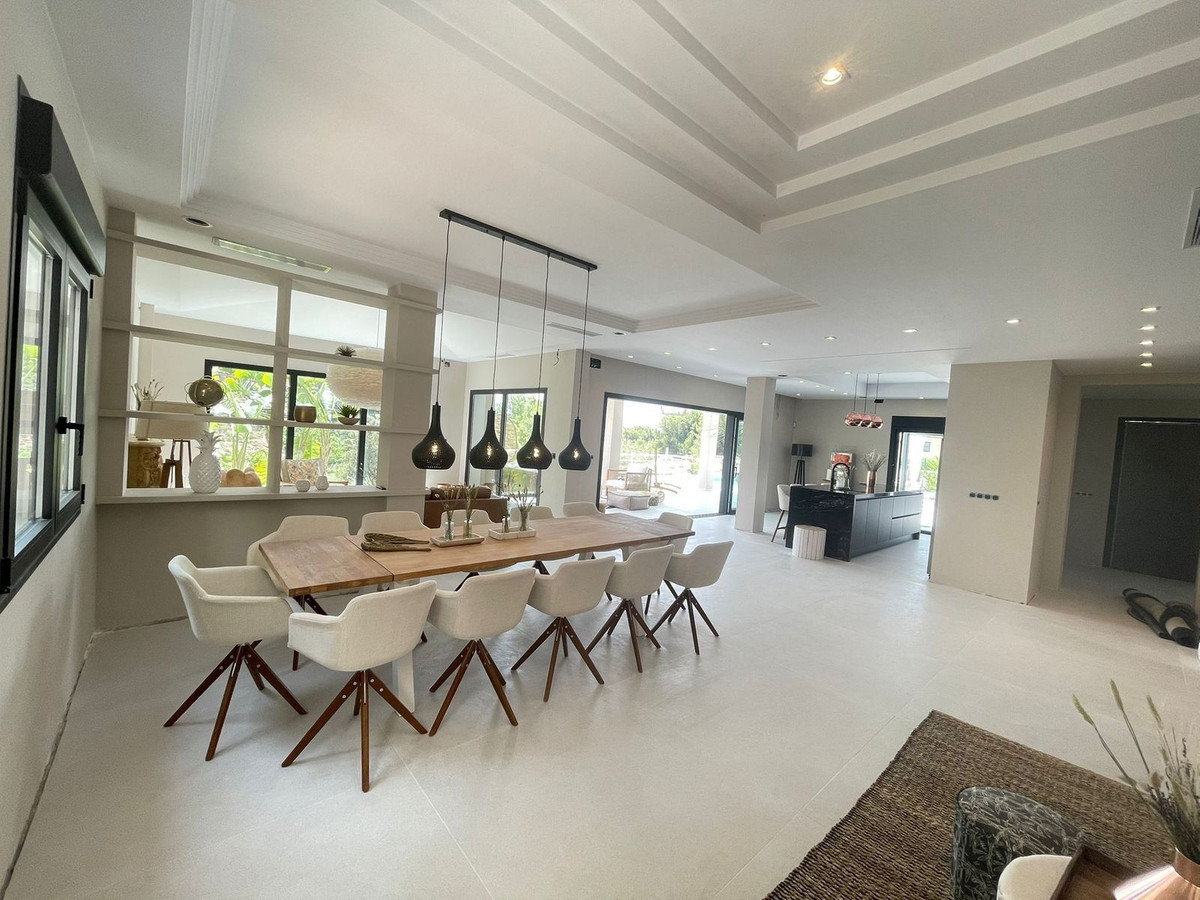 7 Bed Townhouse for sale in Elviria Costa Del Sol, Málaga, Spain