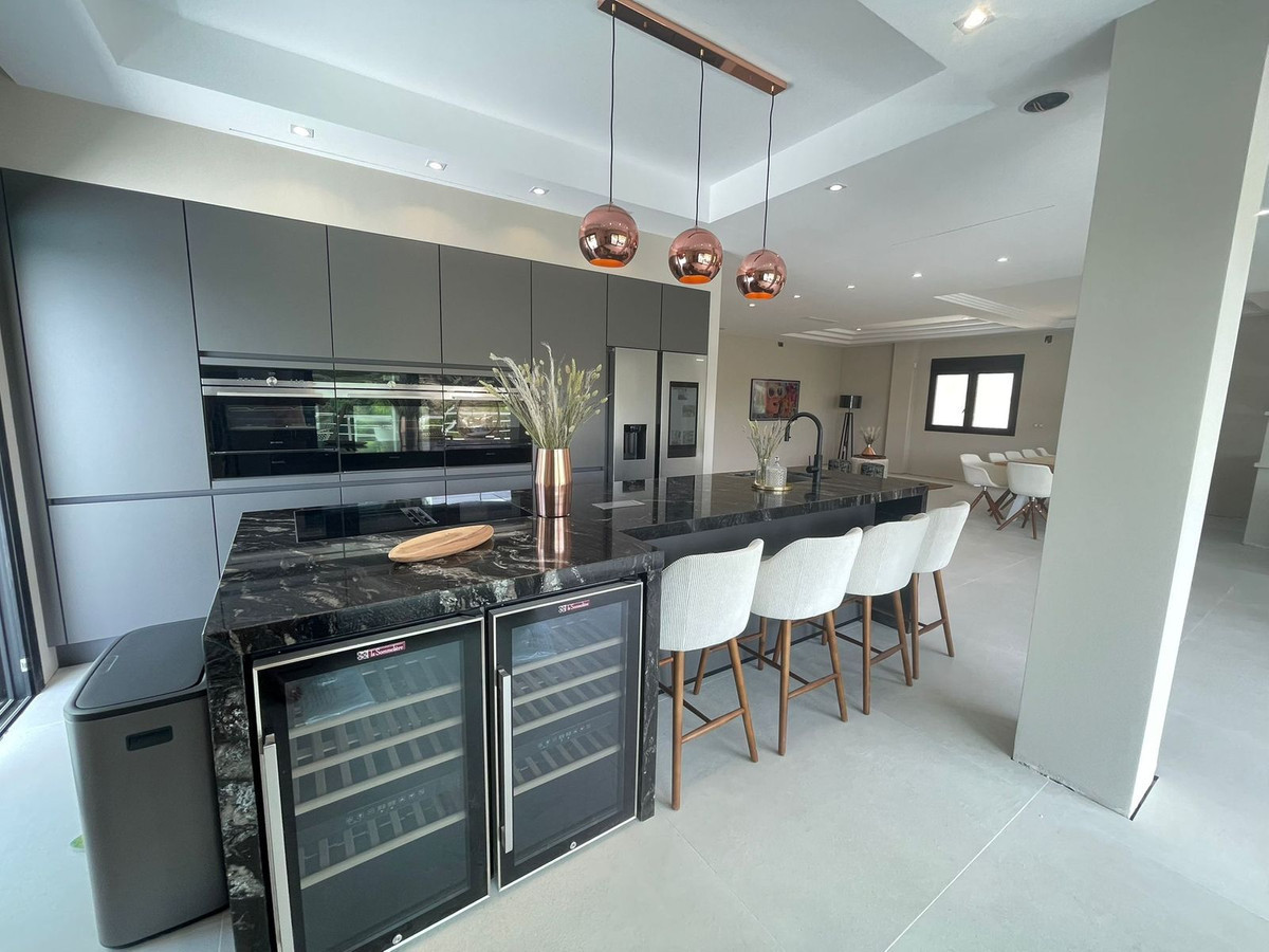 7 Bed Townhouse for sale in Elviria Costa Del Sol, Málaga, Spain