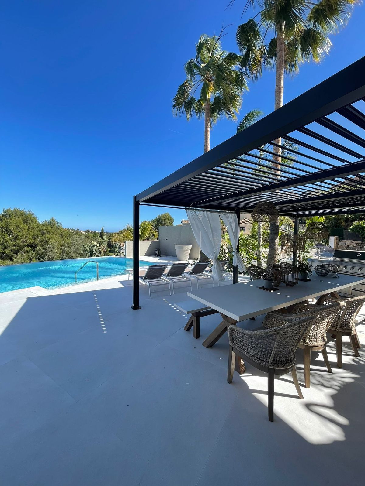7 Bed Townhouse for sale in Elviria Costa Del Sol, Málaga, Spain