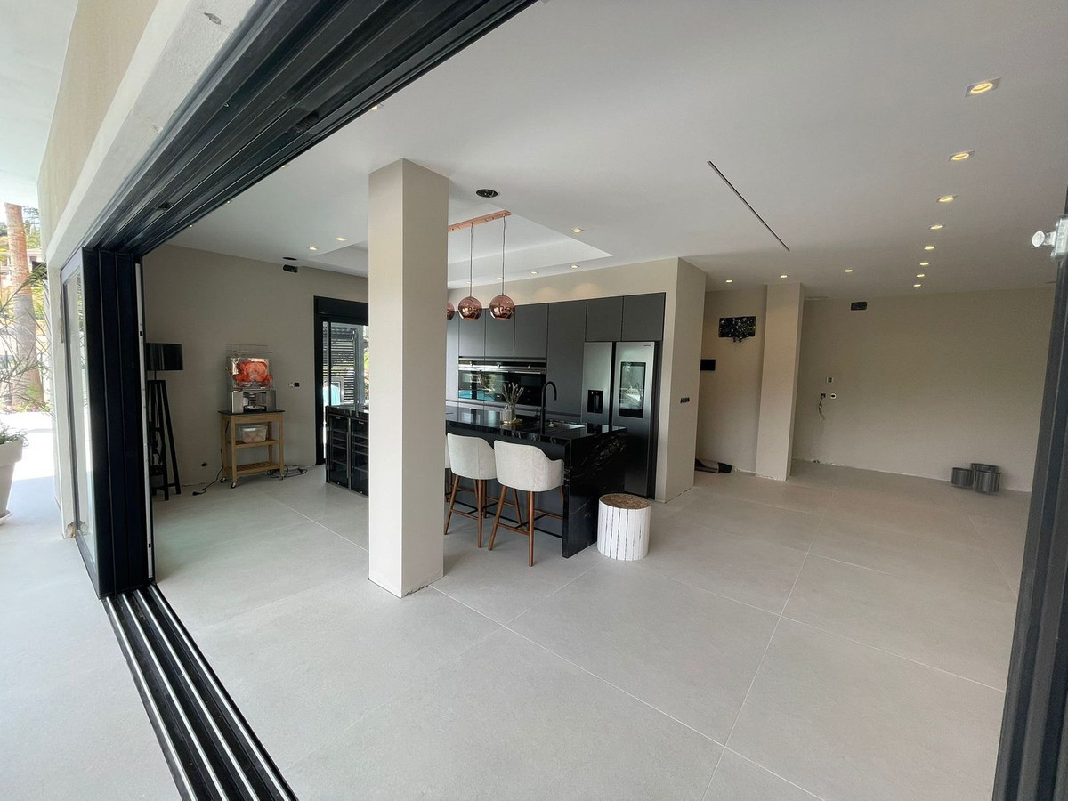7 Bed Townhouse for sale in Elviria Costa Del Sol, Málaga, Spain