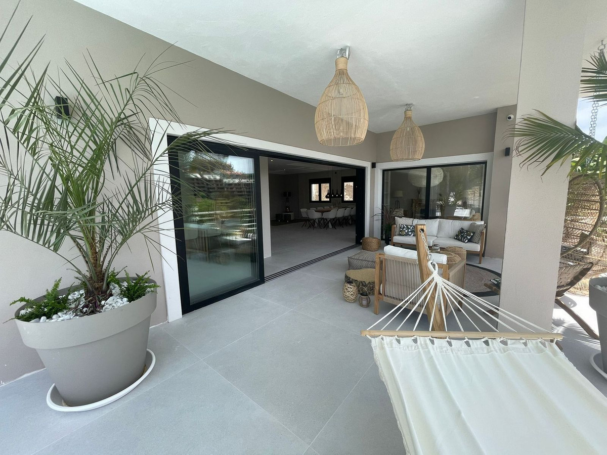 7 Bed Townhouse for sale in Elviria Costa Del Sol, Málaga, Spain