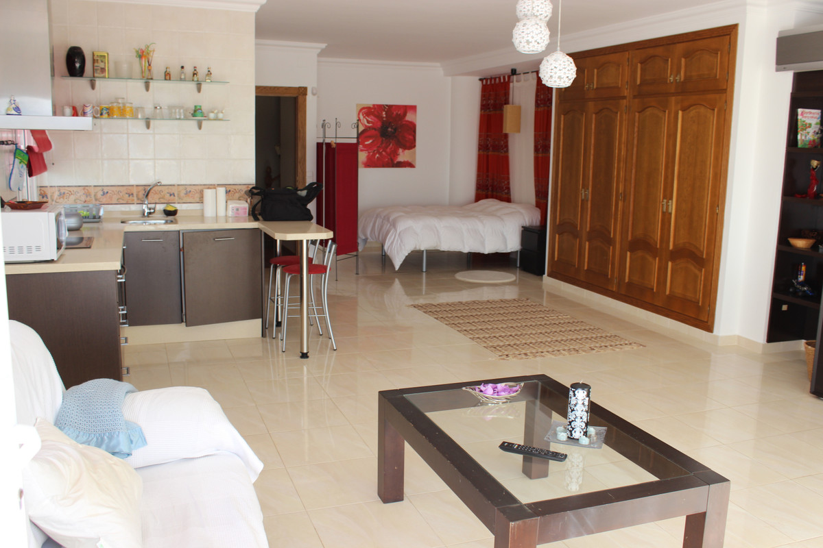 7 Bed Townhouse for sale in Artola Costa Del Sol, Málaga, Spain
