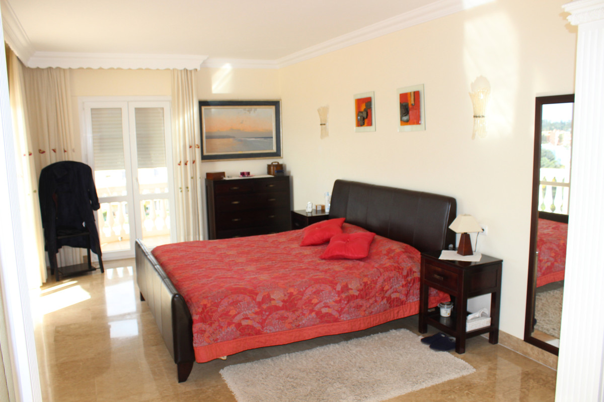 7 Bed Townhouse for sale in Artola Costa Del Sol, Málaga, Spain