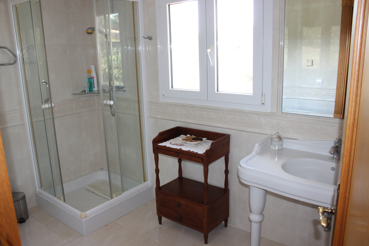 7 Bed Townhouse for sale in Artola Costa Del Sol, Málaga, Spain
