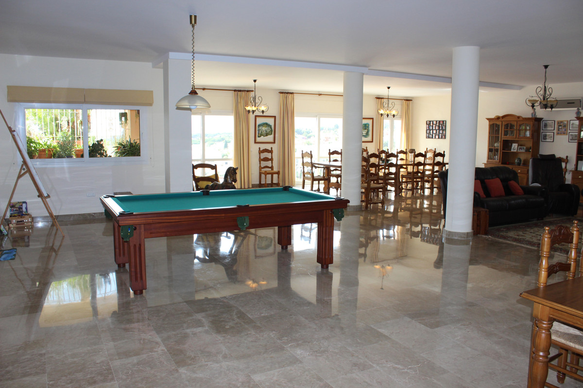 7 Bed Townhouse for sale in Artola Costa Del Sol, Málaga, Spain