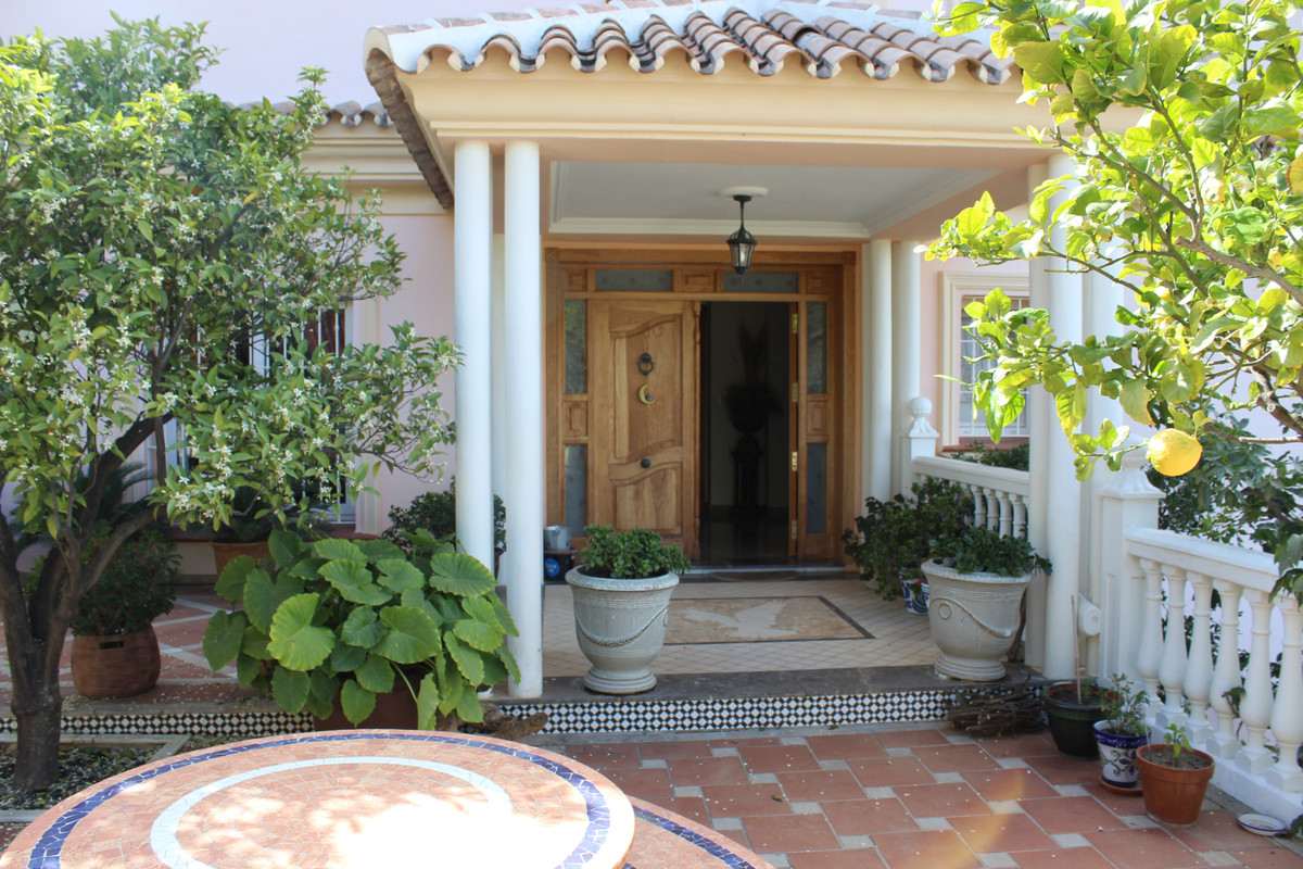 7 Bed Townhouse for sale in Artola Costa Del Sol, Málaga, Spain