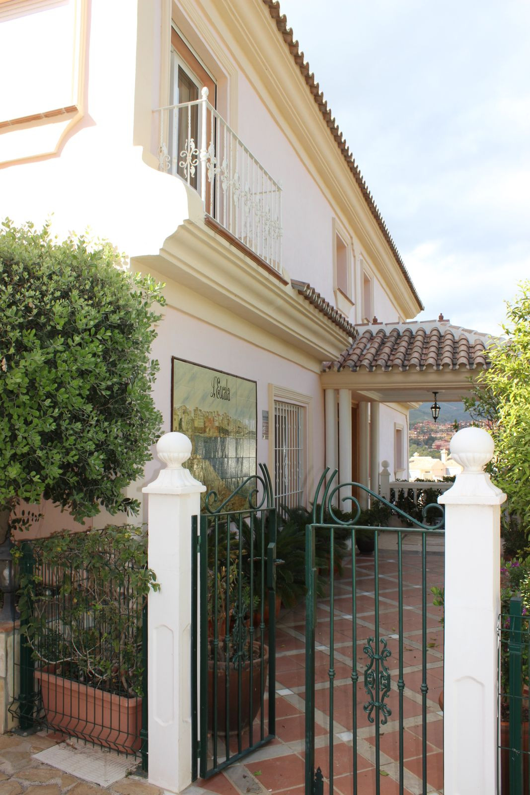 7 Bed Townhouse for sale in Artola Costa Del Sol, Málaga, Spain