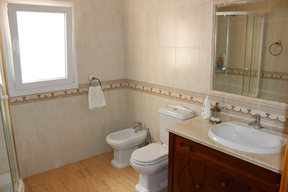 7 Bed Townhouse for sale in Artola Costa Del Sol, Málaga, Spain
