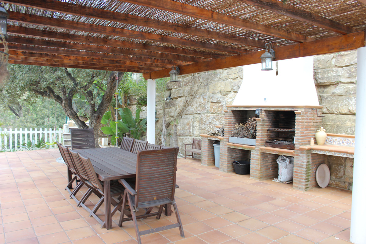 7 Bed Townhouse for sale in Artola Costa Del Sol, Málaga, Spain