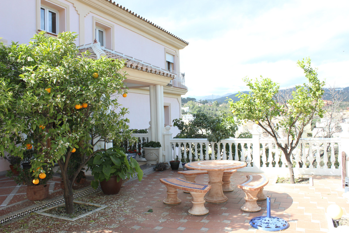 7 Bed Townhouse for sale in Artola Costa Del Sol, Málaga, Spain
