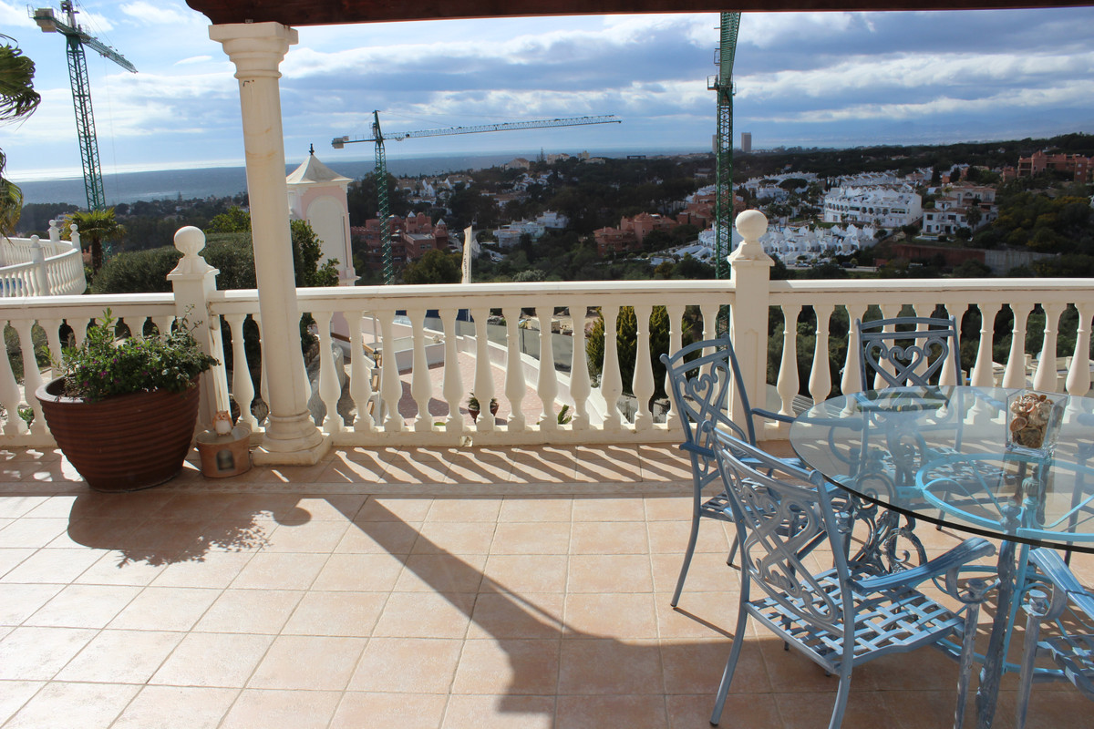 7 Bed Townhouse for sale in Artola Costa Del Sol, Málaga, Spain