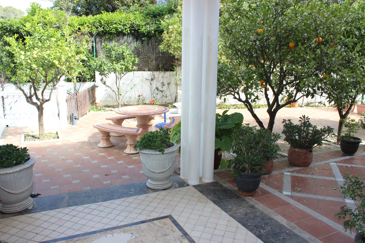 7 Bed Townhouse for sale in Artola Costa Del Sol, Málaga, Spain