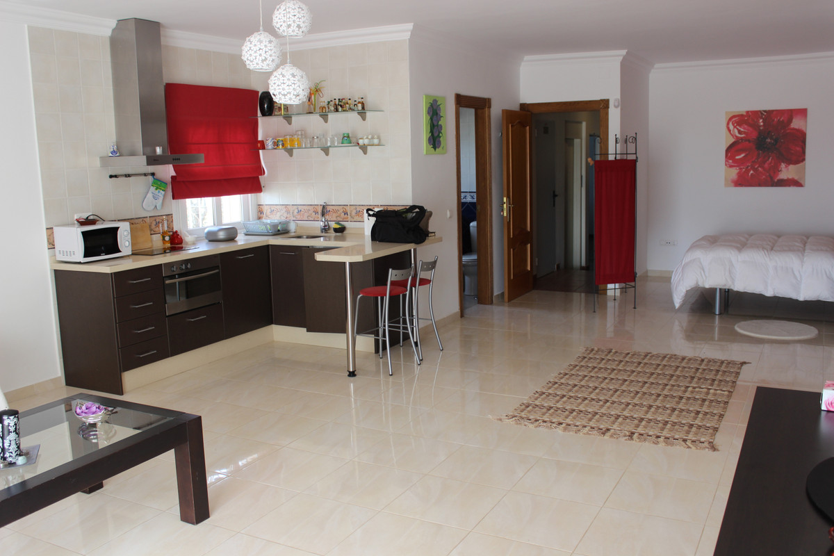 7 Bed Townhouse for sale in Artola Costa Del Sol, Málaga, Spain