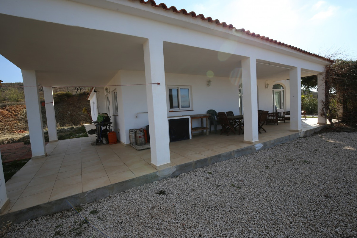 Se vende Villa - Chalet de 4 dormitorios en Costa Del Sol East, Málaga, España