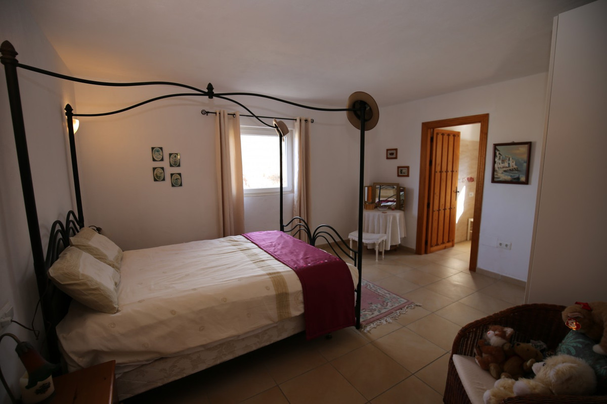 Se vende Villa - Chalet de 4 dormitorios en Costa Del Sol East, Málaga, España