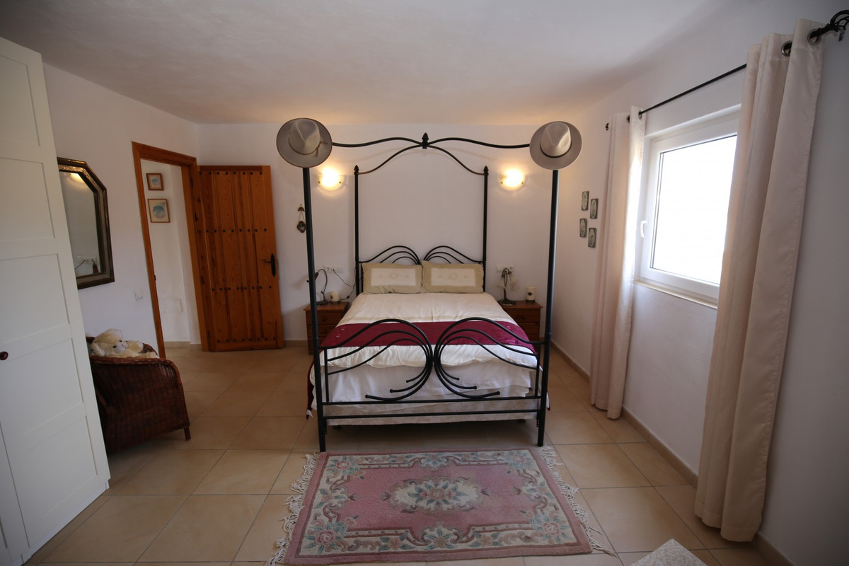 Se vende Villa - Chalet de 4 dormitorios en Costa Del Sol East, Málaga, España