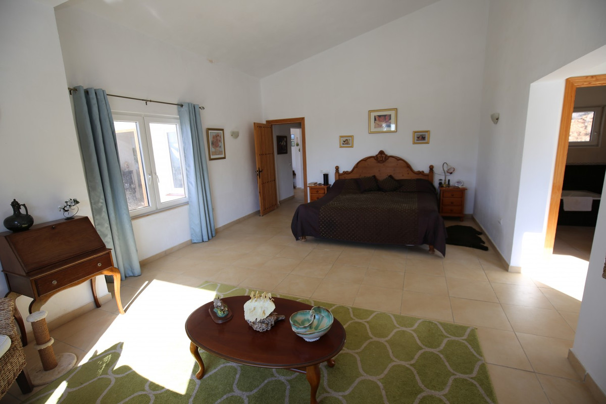 Se vende Villa - Chalet de 4 dormitorios en Costa Del Sol East, Málaga, España