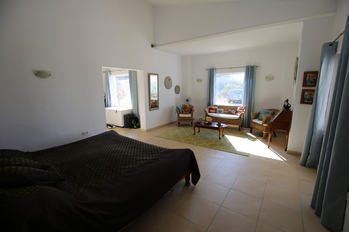 Se vende Villa - Chalet de 4 dormitorios en Costa Del Sol East, Málaga, España