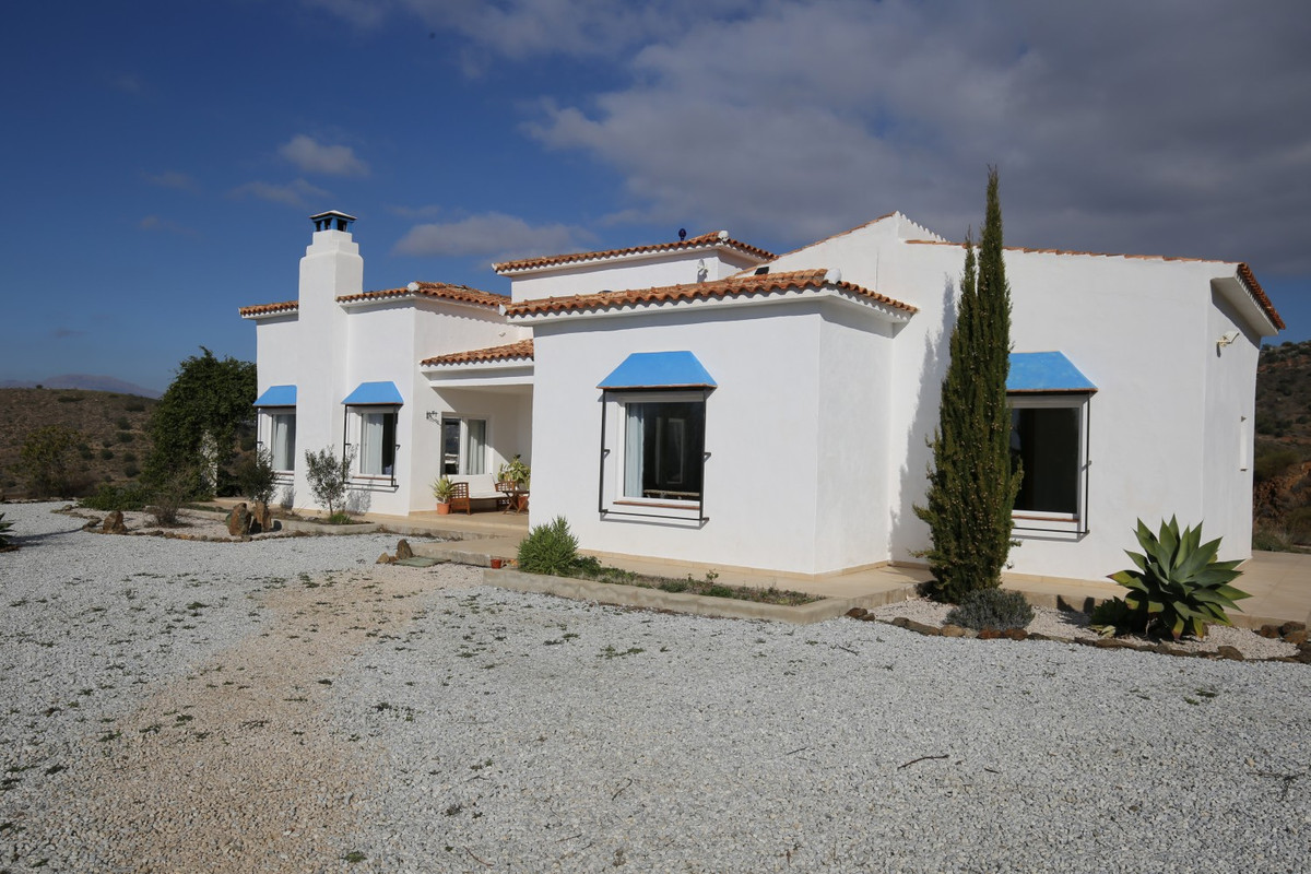 Se vende Villa - Chalet de 4 dormitorios en Costa Del Sol East, Málaga, España