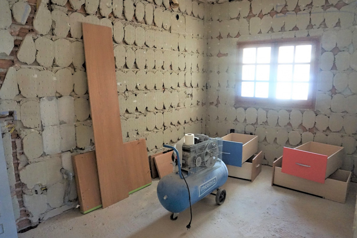 Se vende Apartamento Planta Media de 3 dormitorios en Costa Del Sol East, Málaga, España